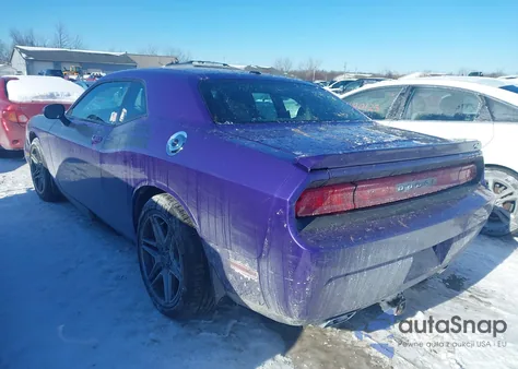 2013 Dodge Challenger R/T Classic z USA, uszkodzony, nr VIN 2C3CDYBT9DH671499